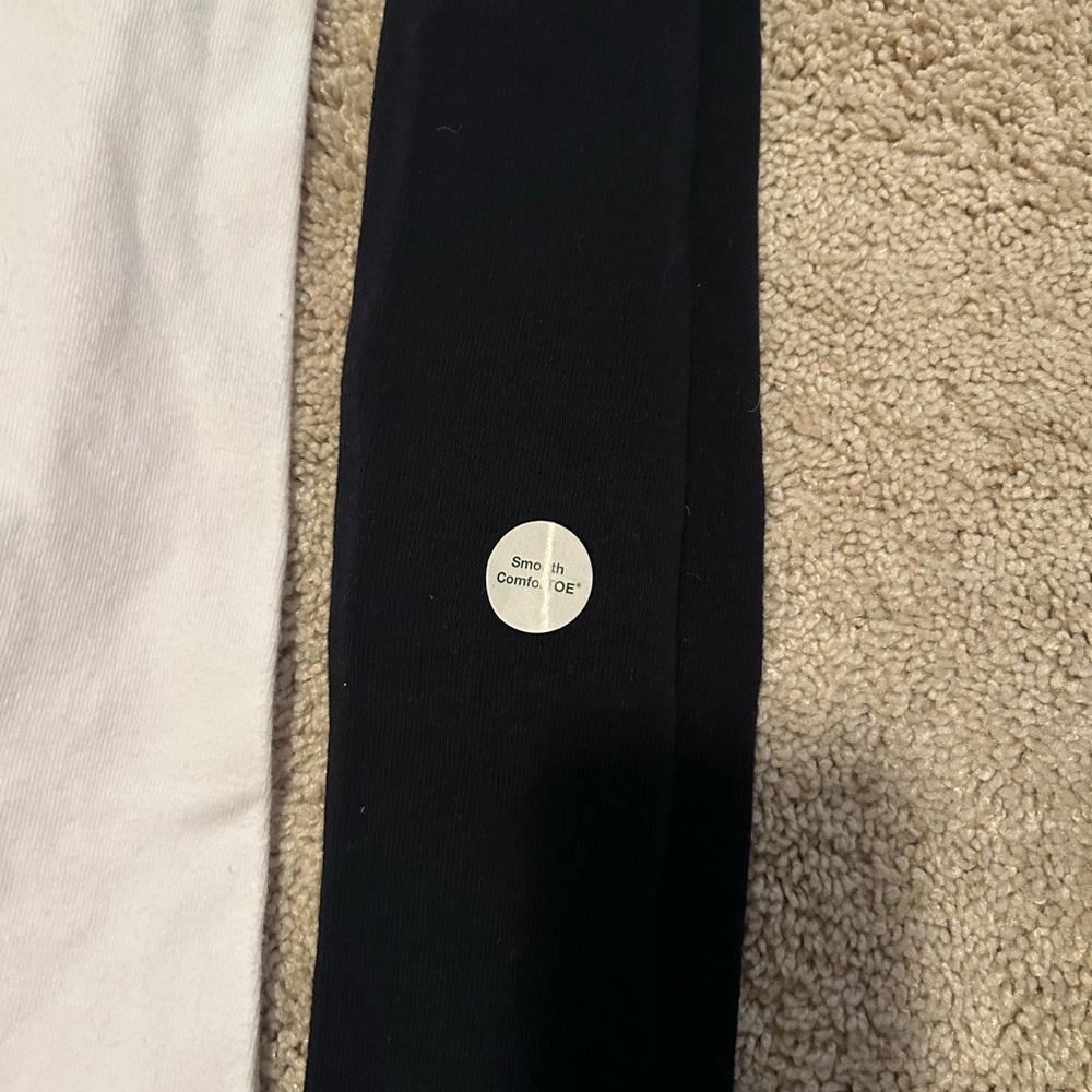 NWT girls school uniform tights in size 6/8 and 10 - Picture 2 of 8
